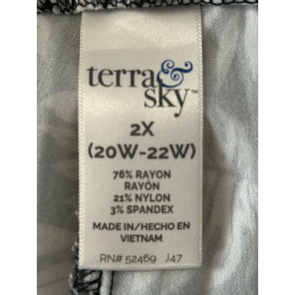 Terra & Sky Womens Black & White Tropical Leaf Print Shorts 2X (20W-22W) Stretch - Picture 5 of 5